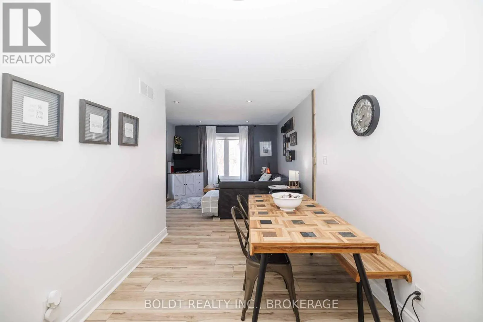 10 1/2 METCALFE STREET