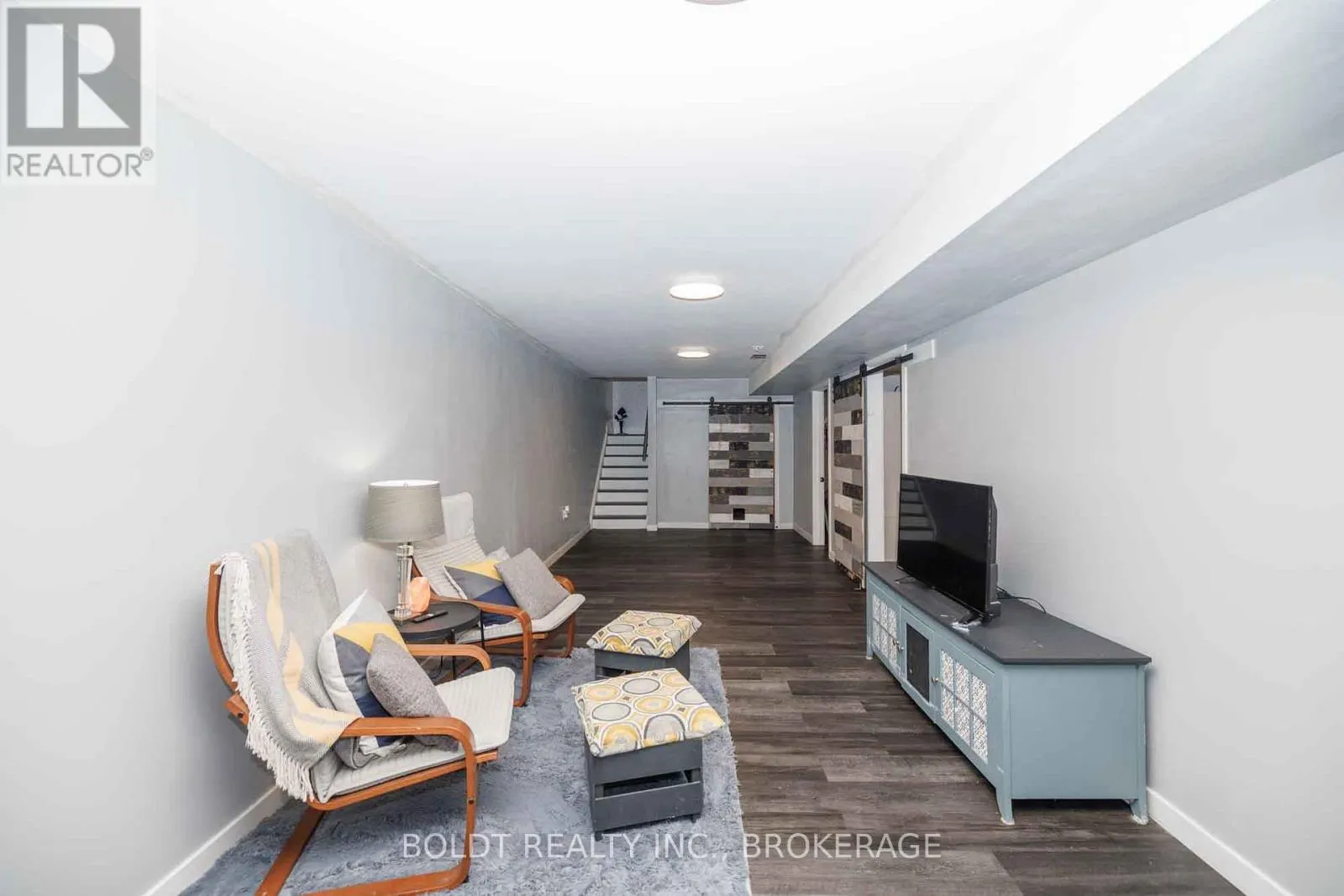 10 1/2 METCALFE STREET