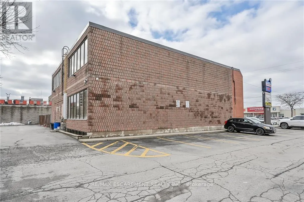 54 CENTENNIAL PARKWAY N