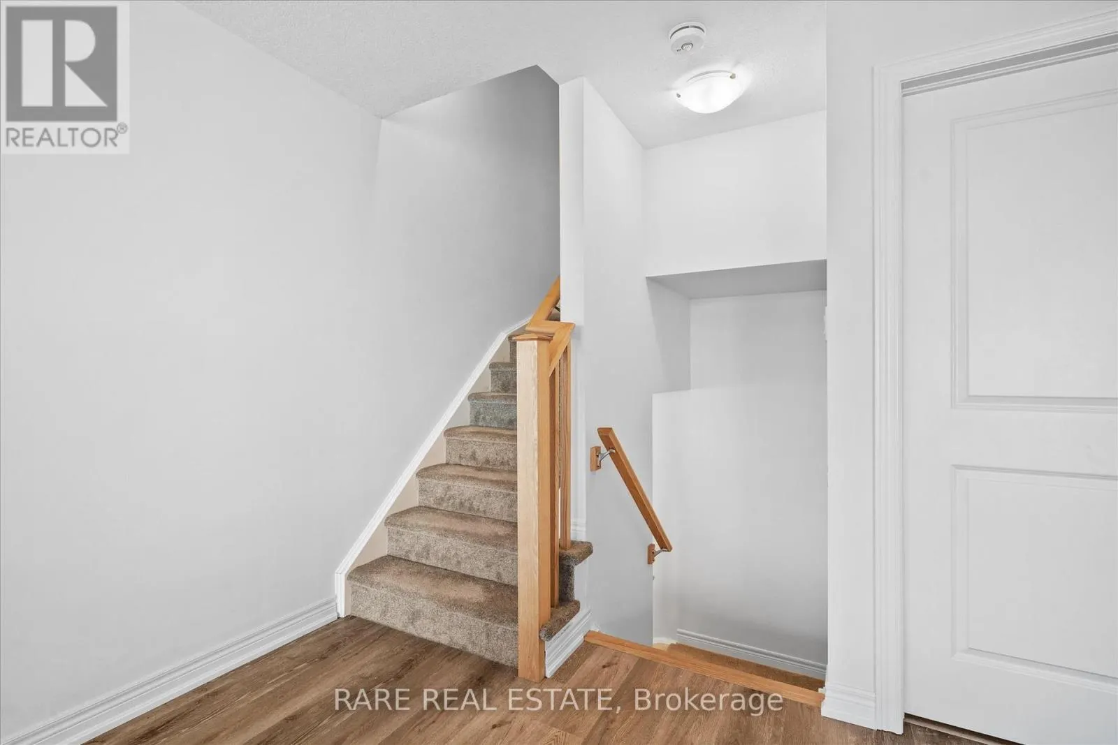 112 DRYDEN LANE