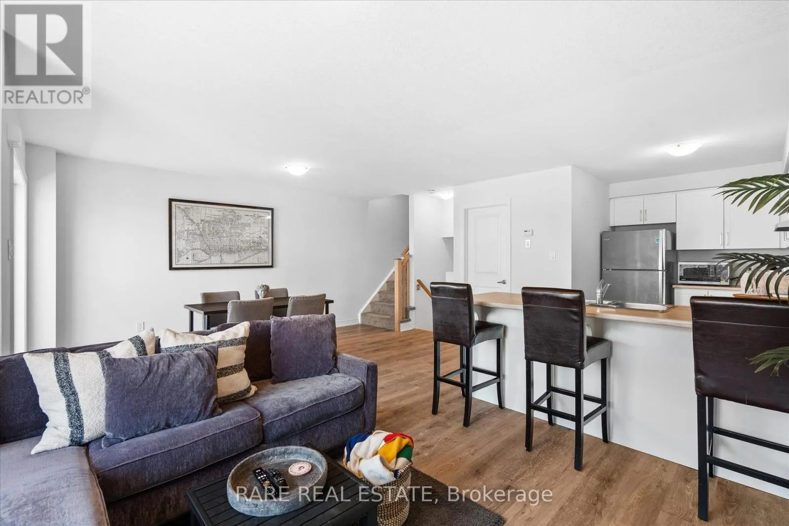 112 DRYDEN LANE