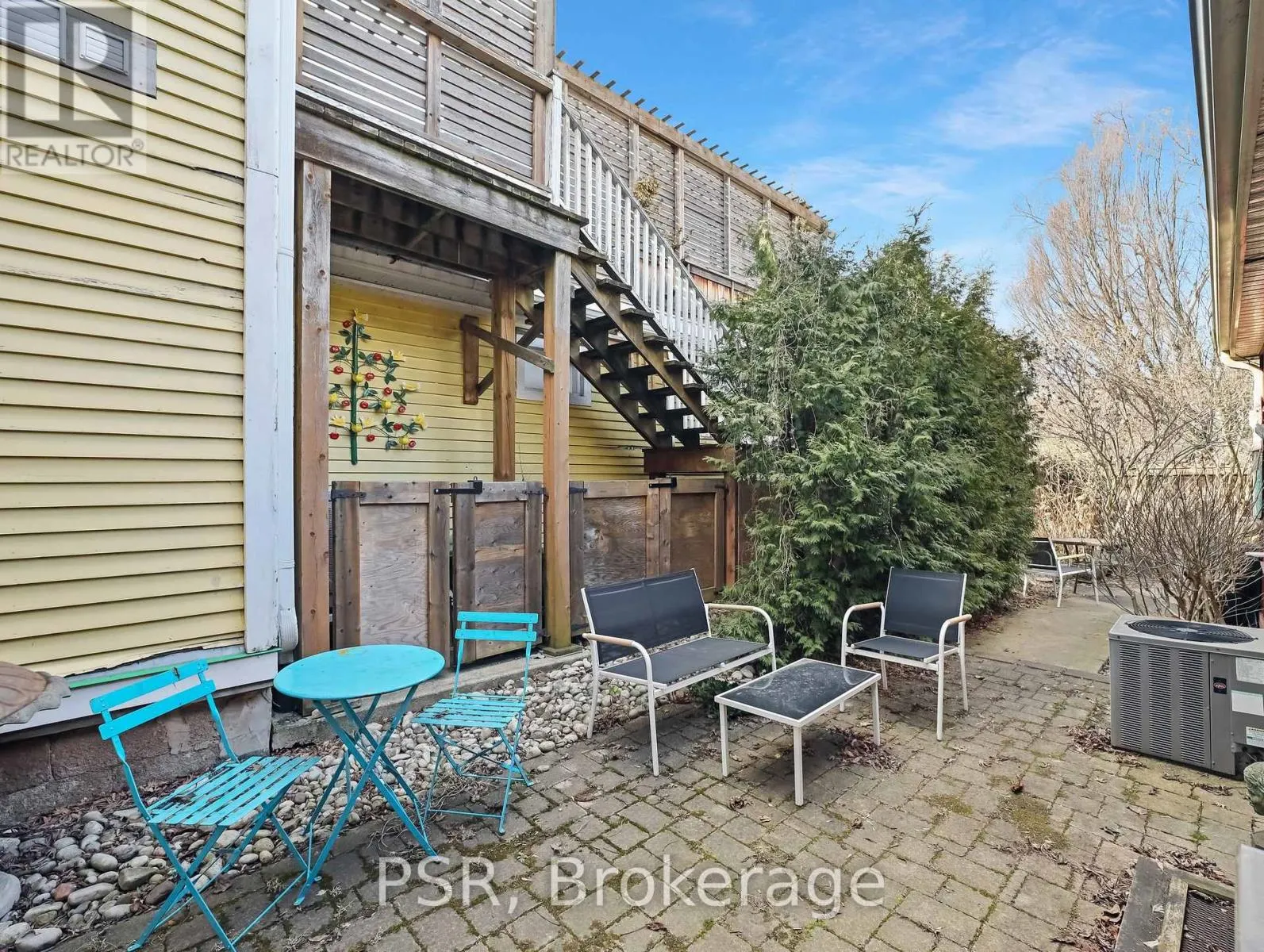 80 FERRIE STREET W