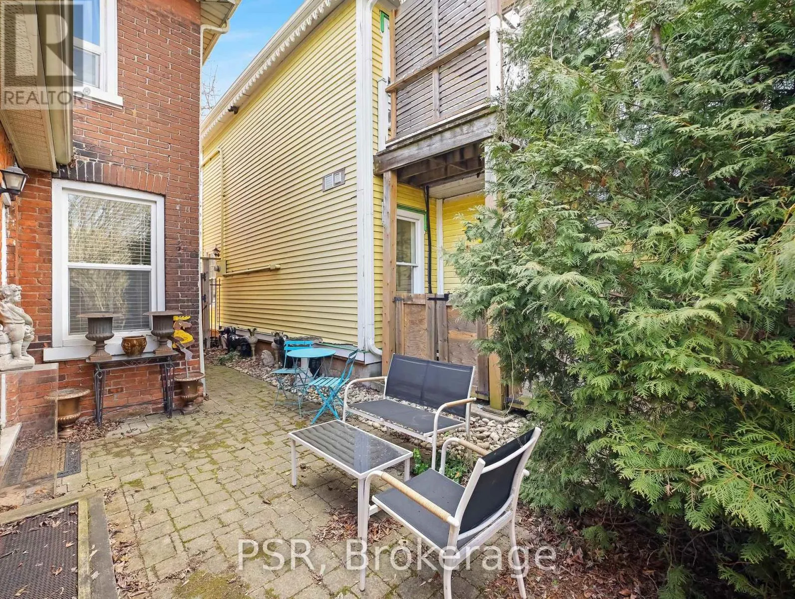 80 FERRIE STREET W