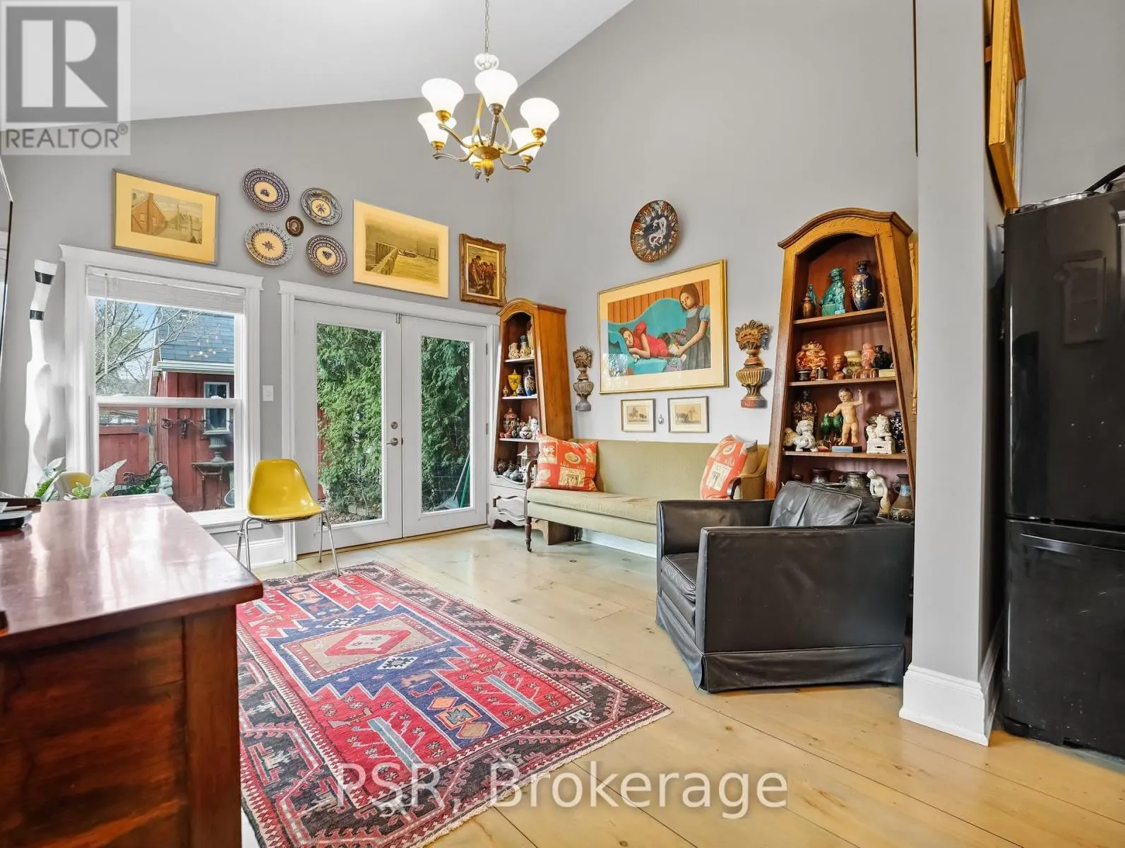 80 FERRIE STREET W