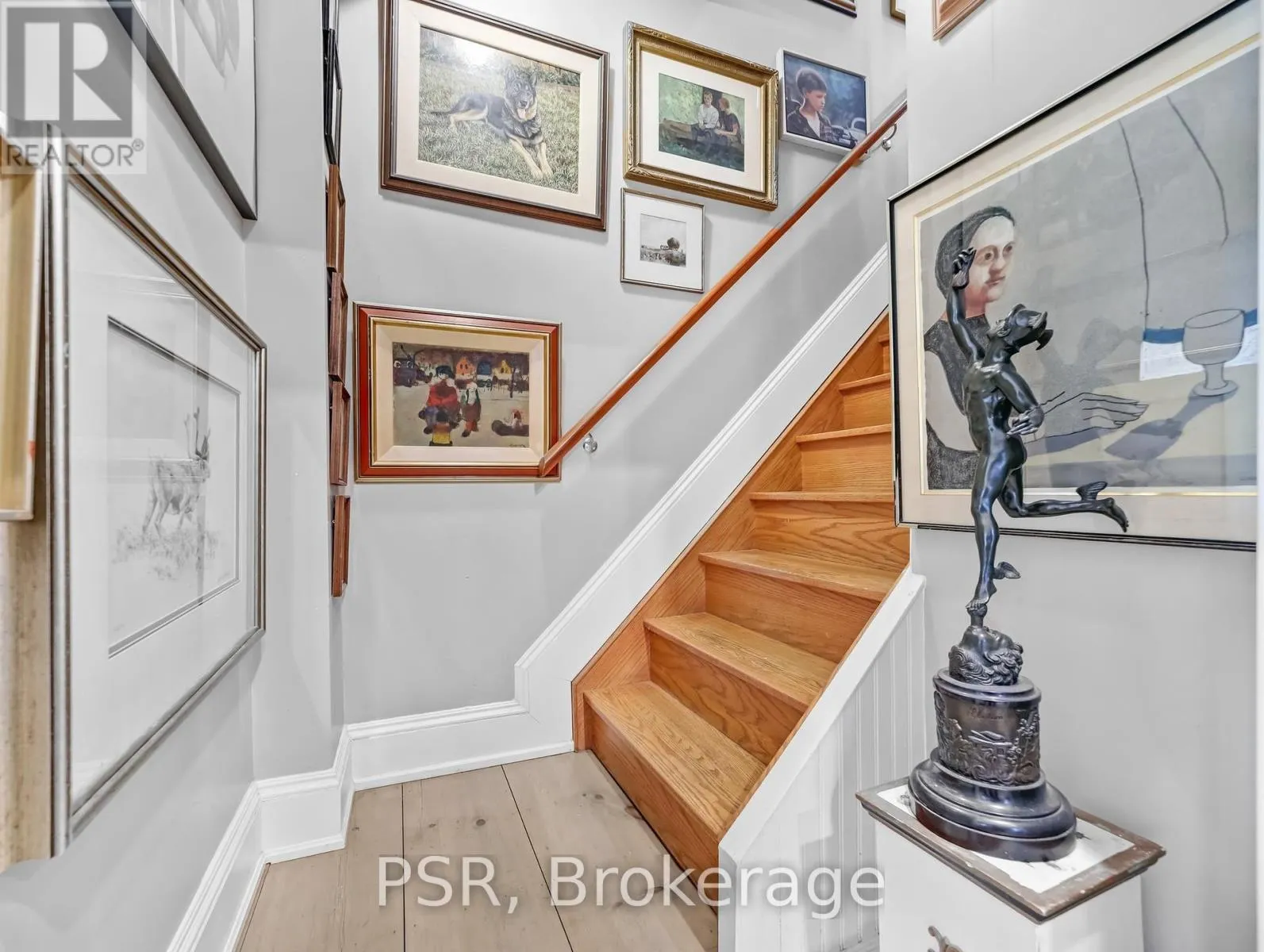 80 FERRIE STREET W