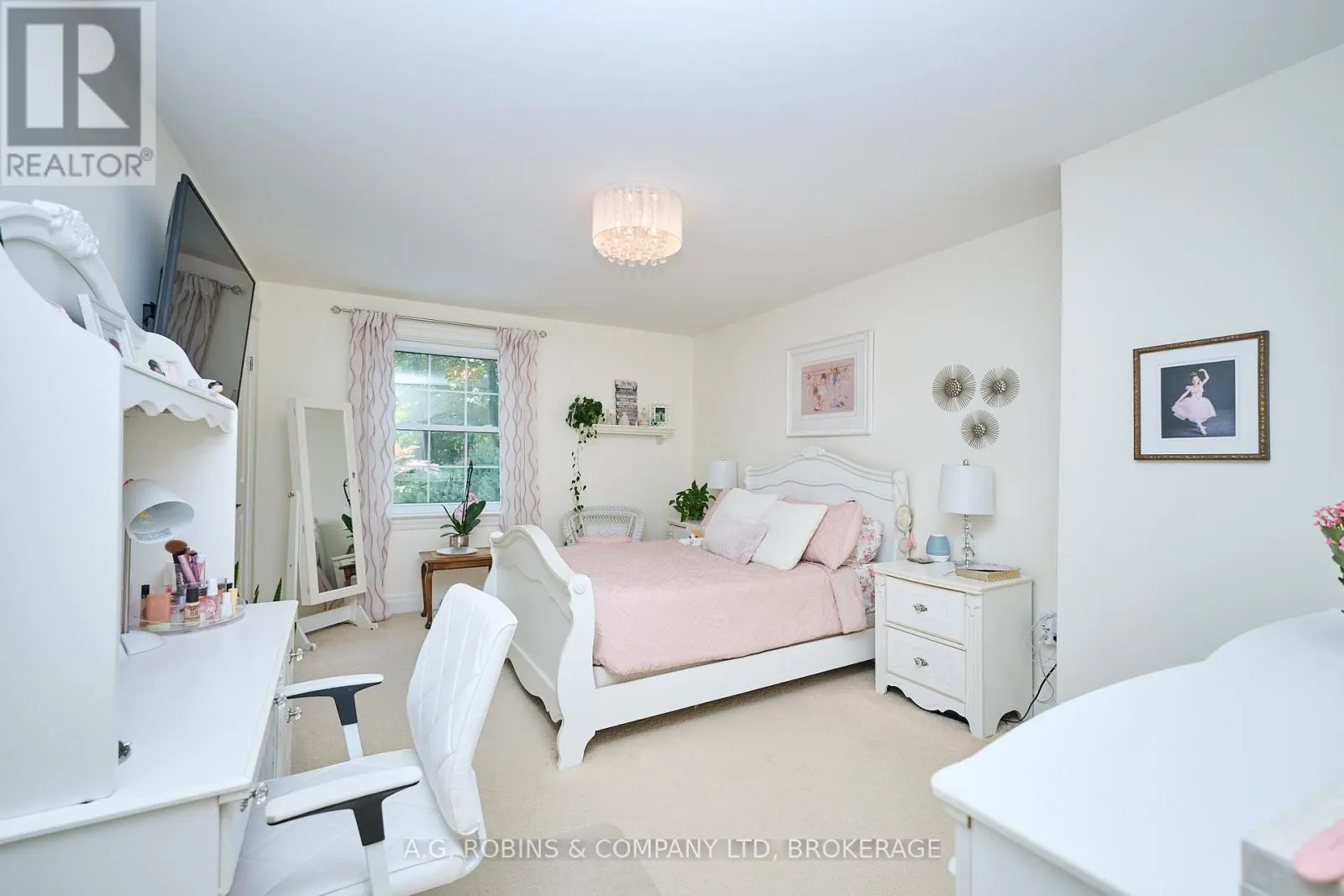 9 TERRACE HEIGHTS COURT
