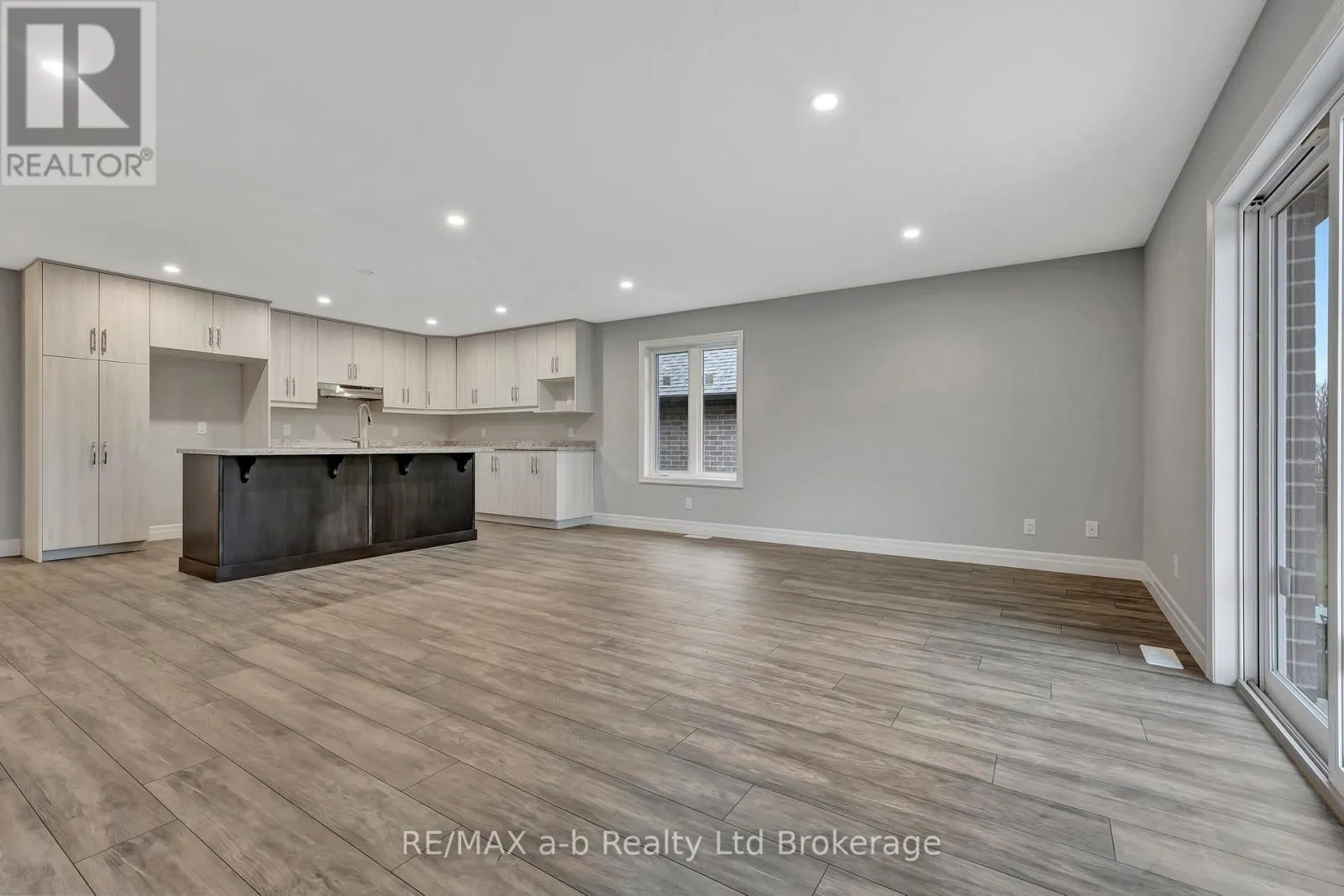 129 LOSSING DRIVE
