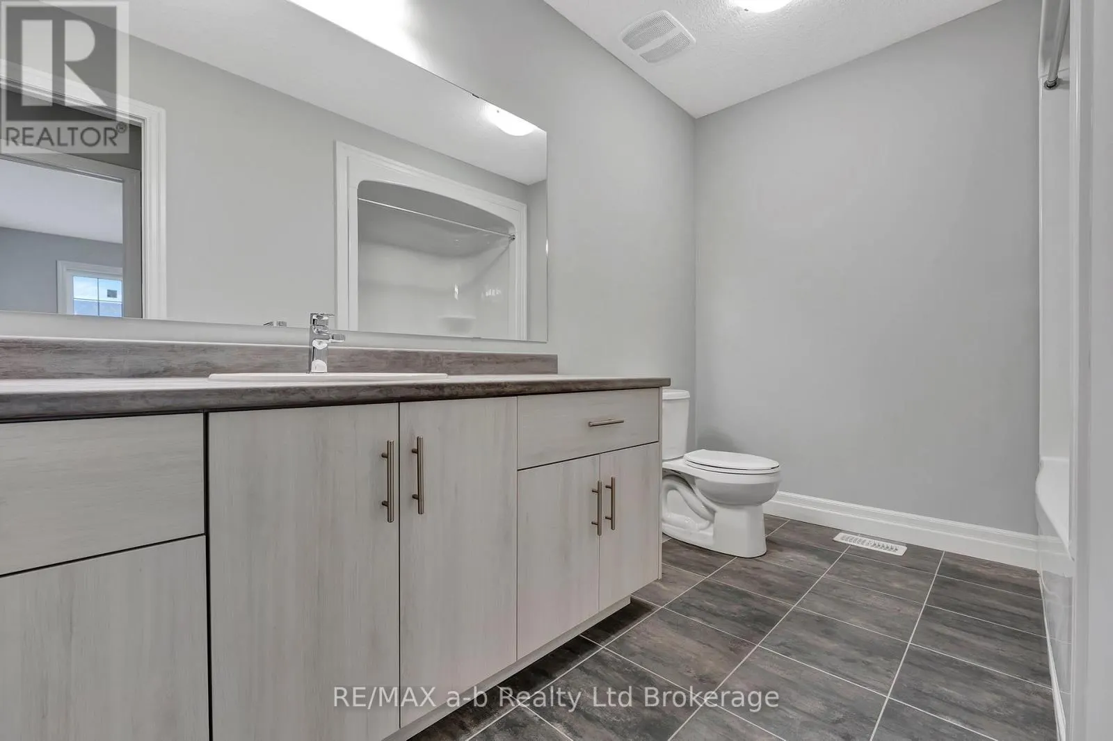 129 LOSSING DRIVE