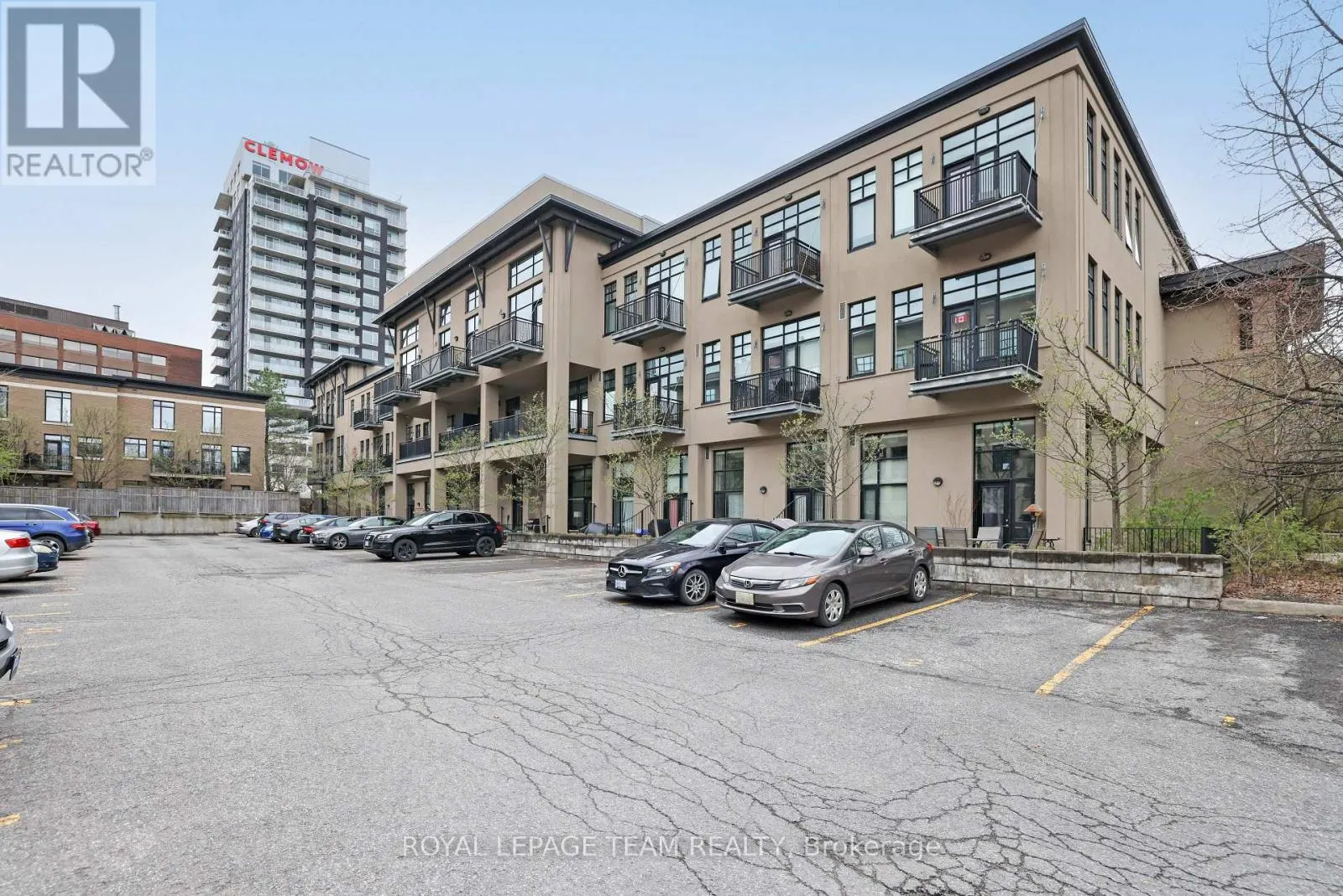 203 - 300 POWELL AVENUE