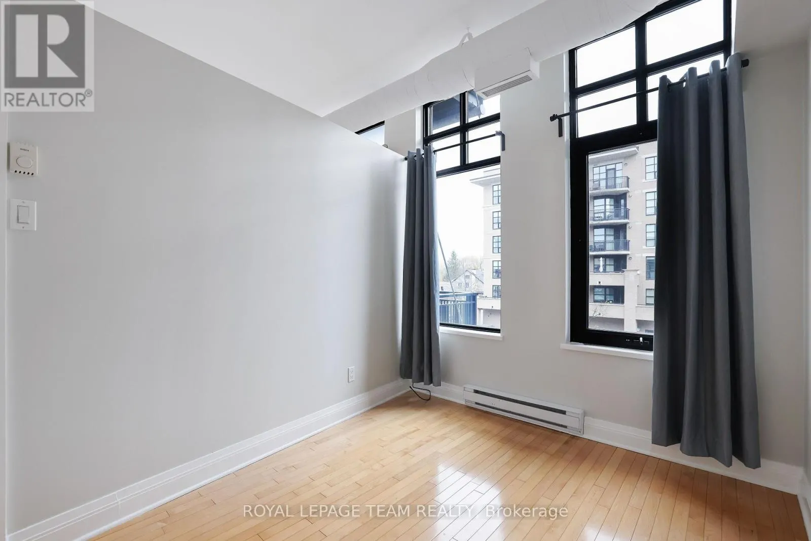 203 - 300 POWELL AVENUE