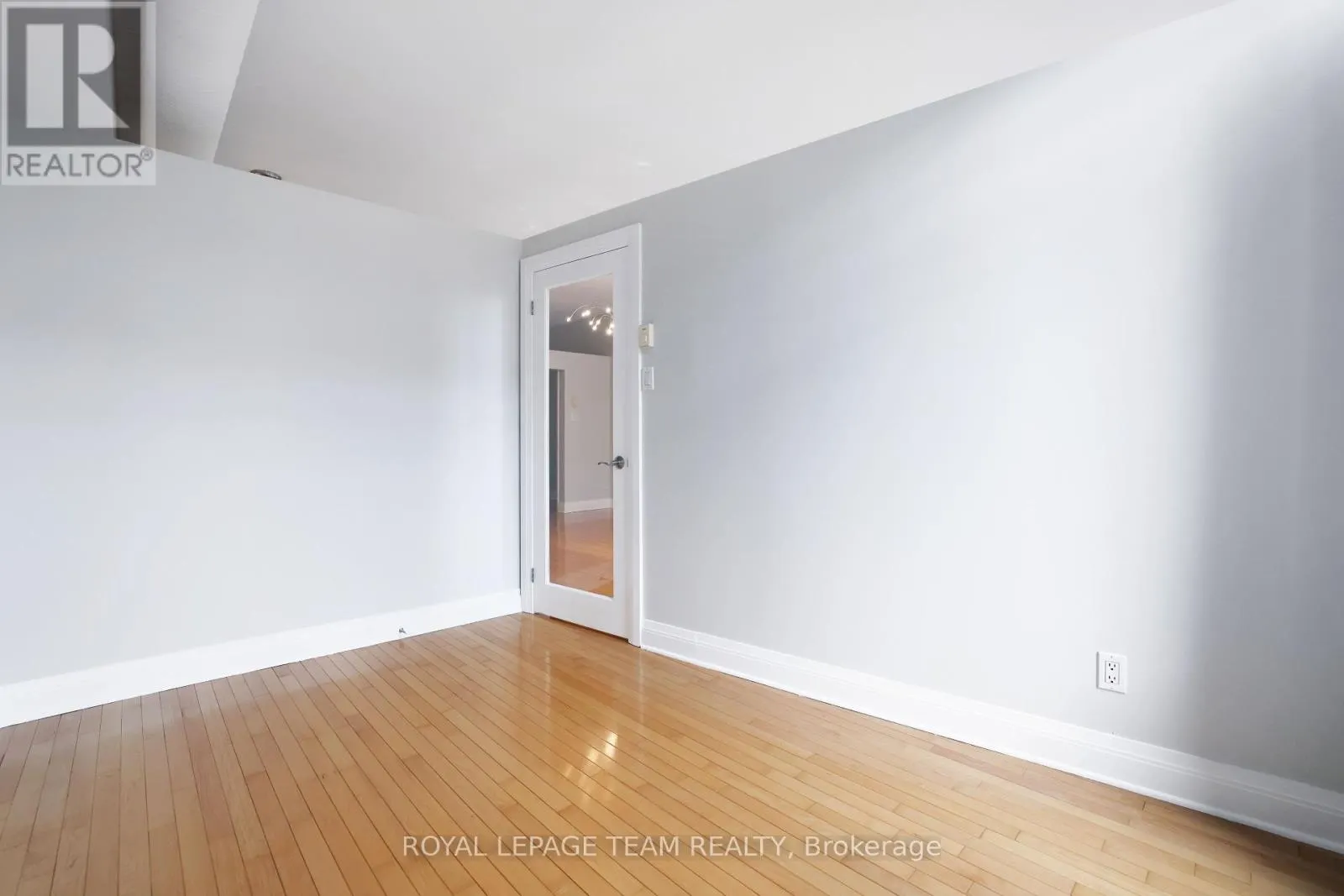 203 - 300 POWELL AVENUE