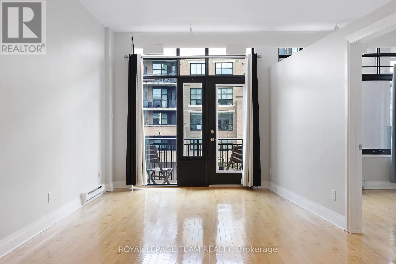 203 - 300 POWELL AVENUE