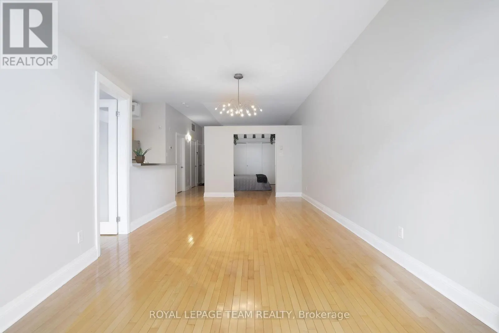 203 - 300 POWELL AVENUE