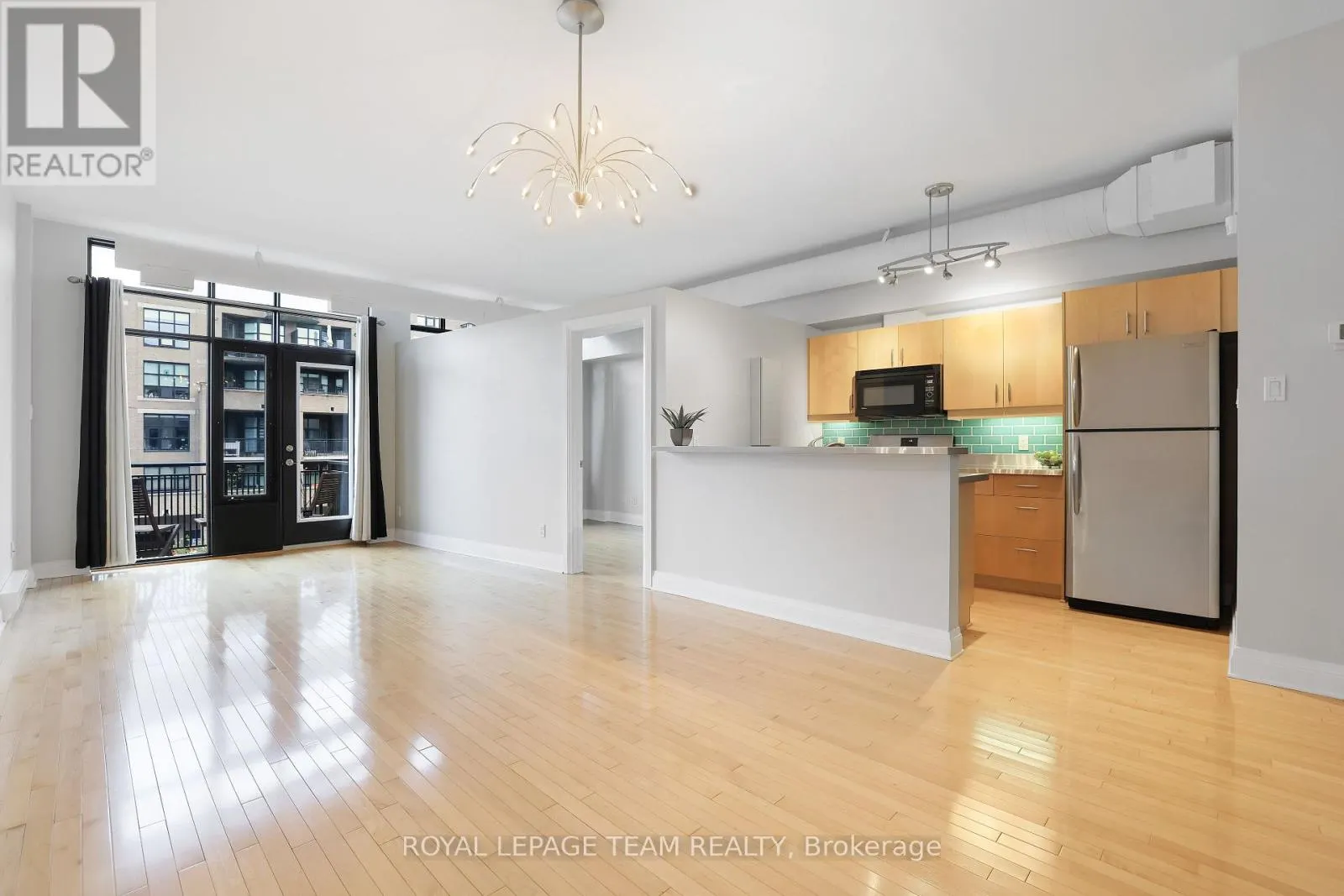 203 - 300 POWELL AVENUE