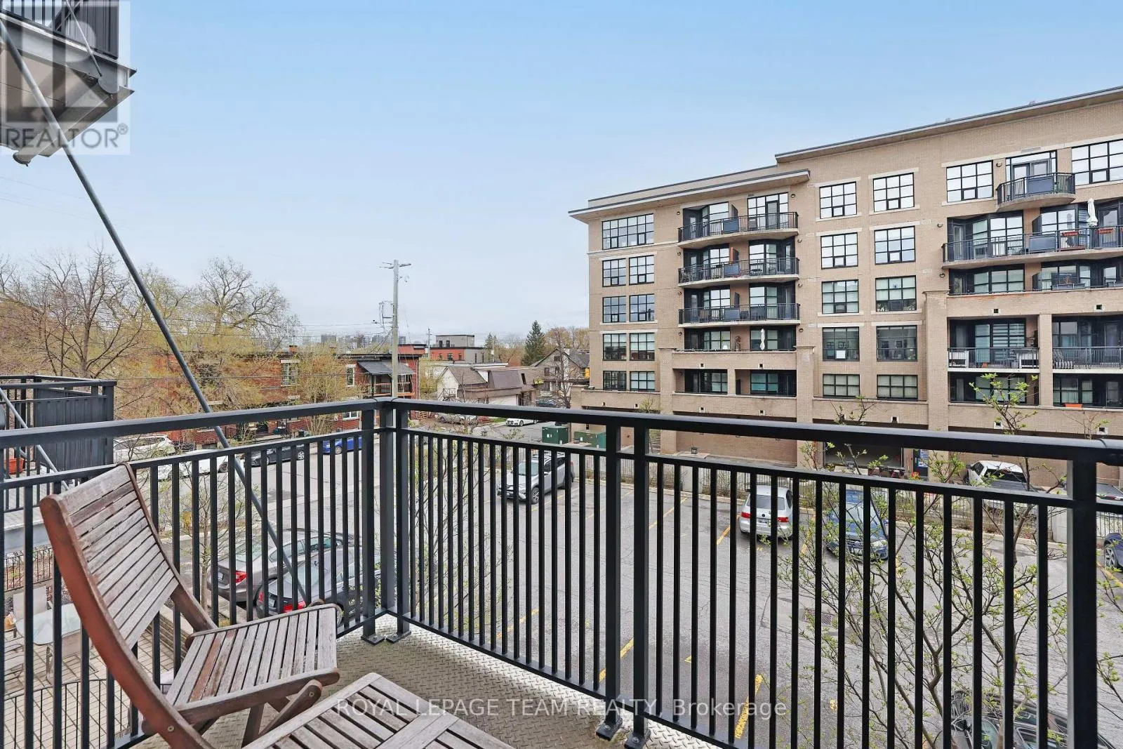 203 - 300 POWELL AVENUE