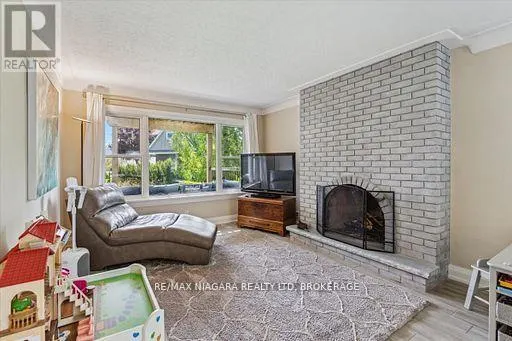 18 ROSEMOUNT AVENUE
