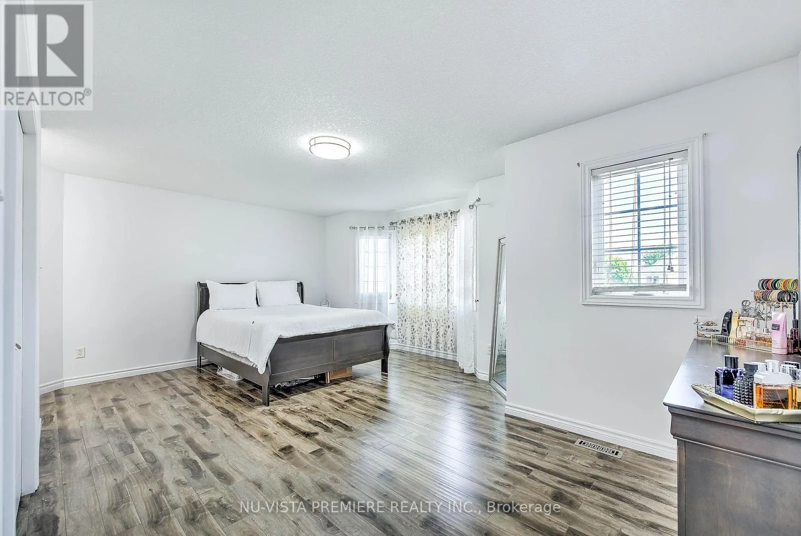 1046 CROSSCREEK CRESCENT
