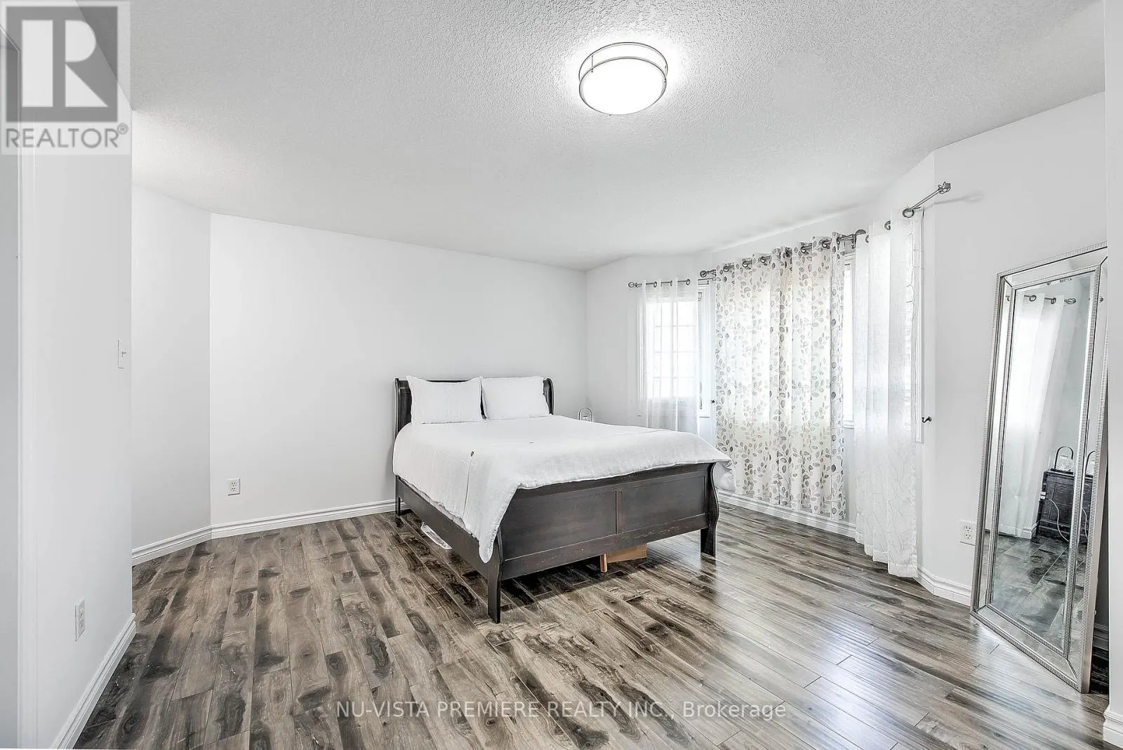 1046 CROSSCREEK CRESCENT
