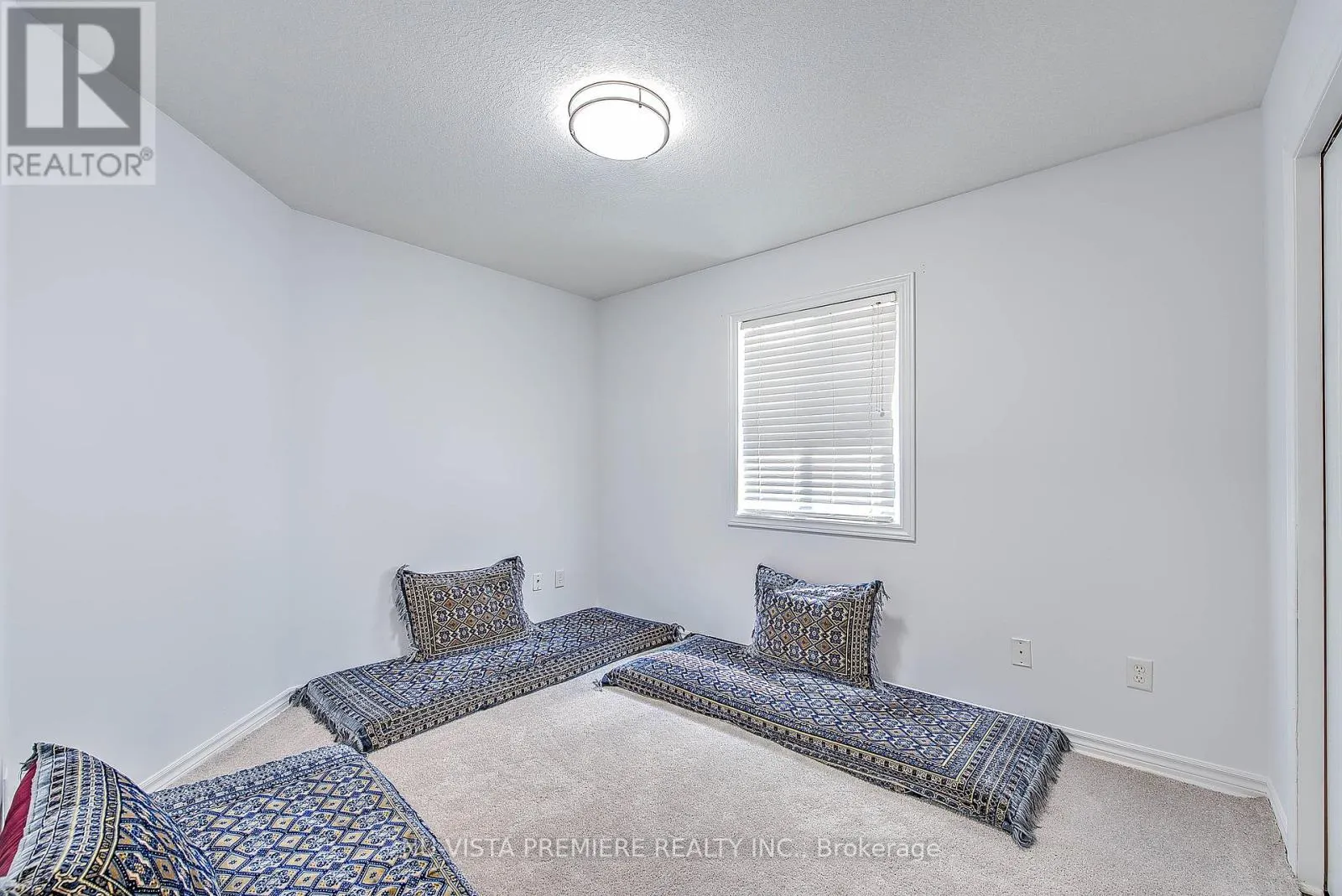 1046 CROSSCREEK CRESCENT