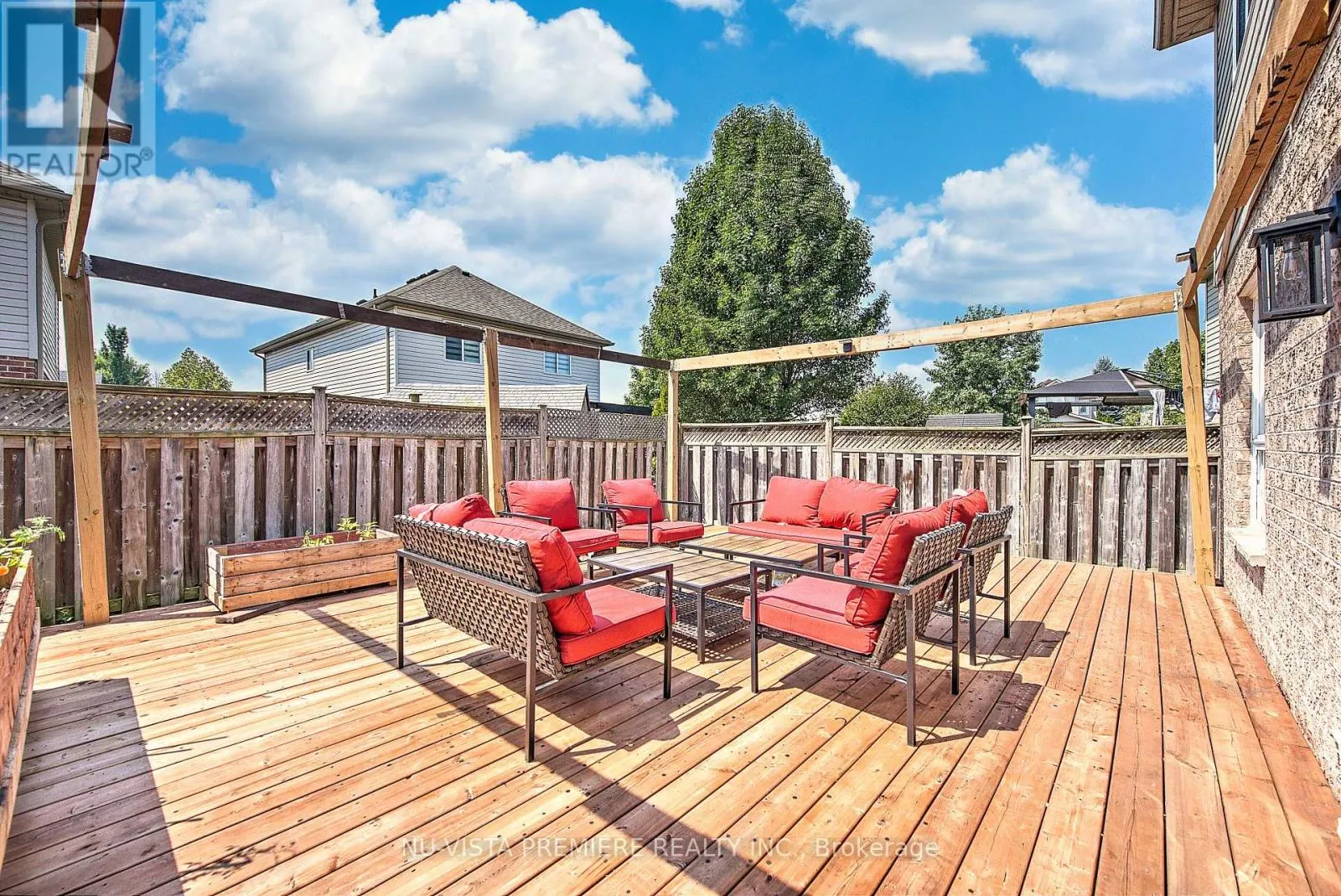 1046 CROSSCREEK CRESCENT