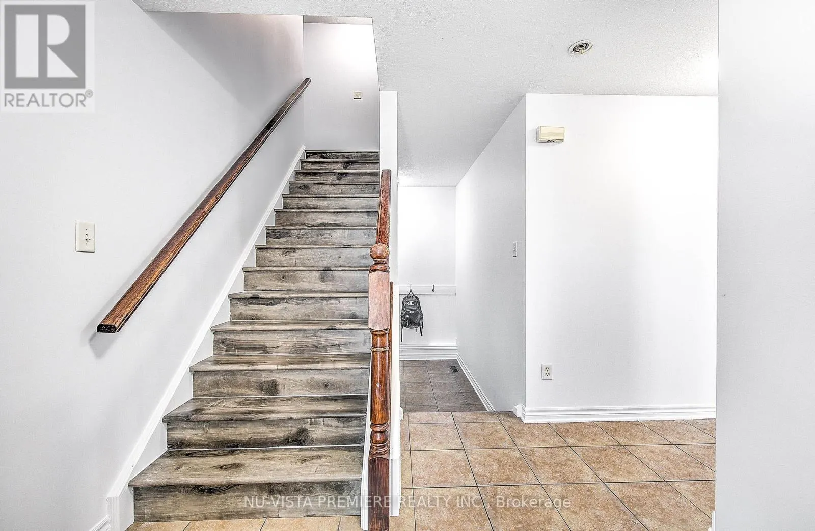 1046 CROSSCREEK CRESCENT