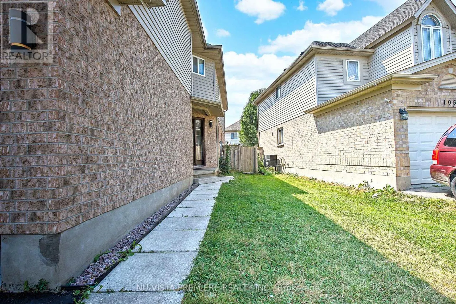 1046 CROSSCREEK CRESCENT