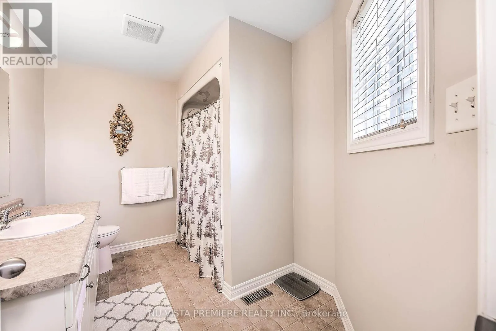 1046 CROSSCREEK CRESCENT