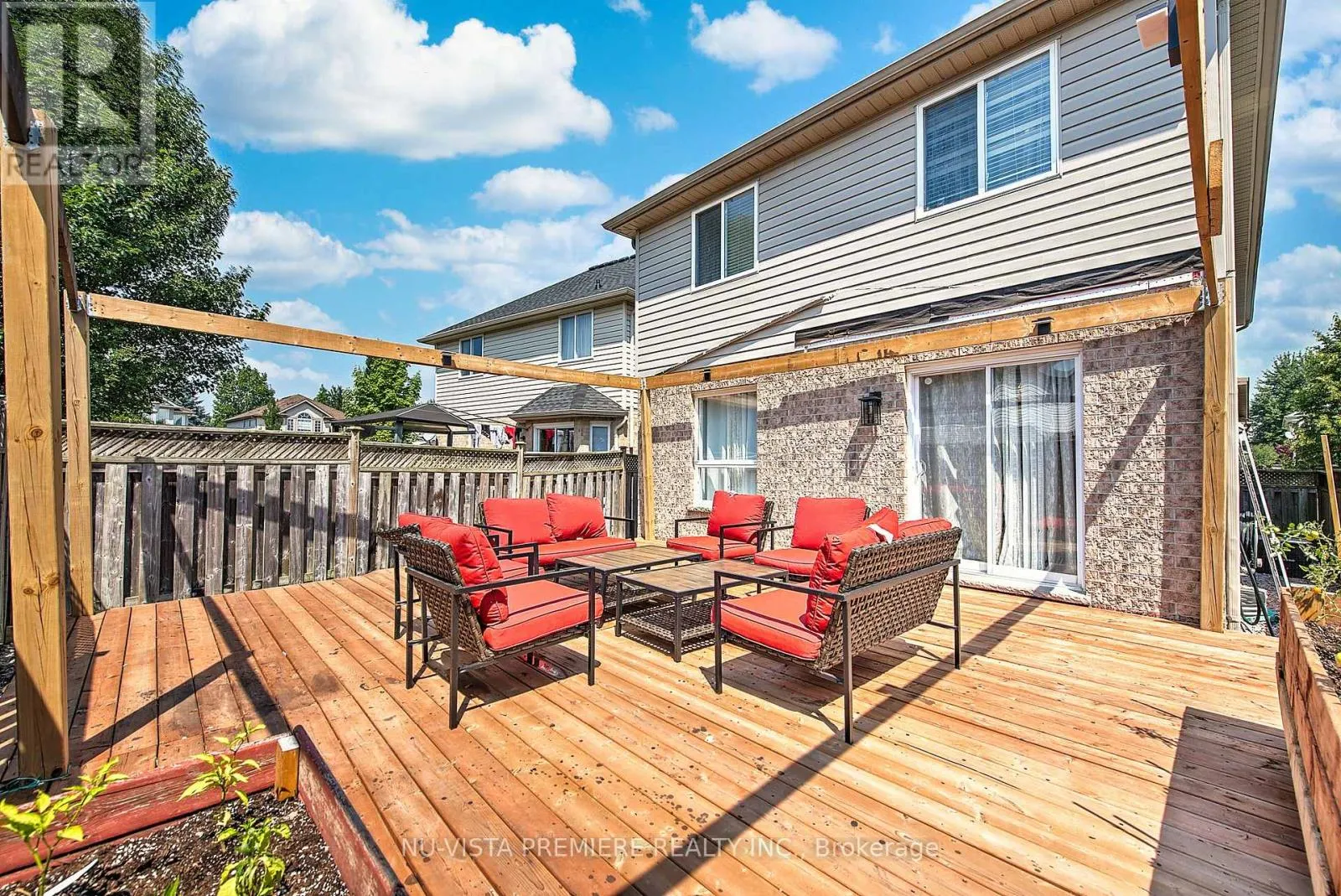 1046 CROSSCREEK CRESCENT