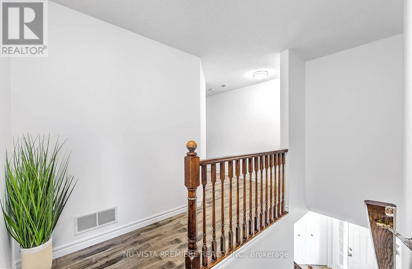 1046 CROSSCREEK CRESCENT