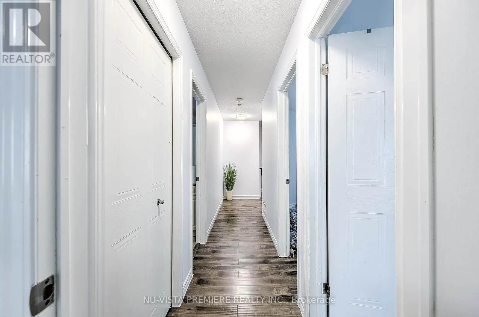 1046 CROSSCREEK CRESCENT