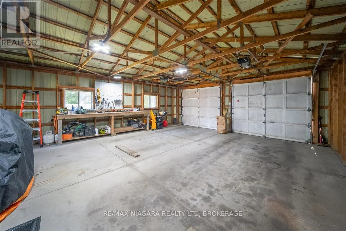 62 OAKRIDGE CRESCENT E