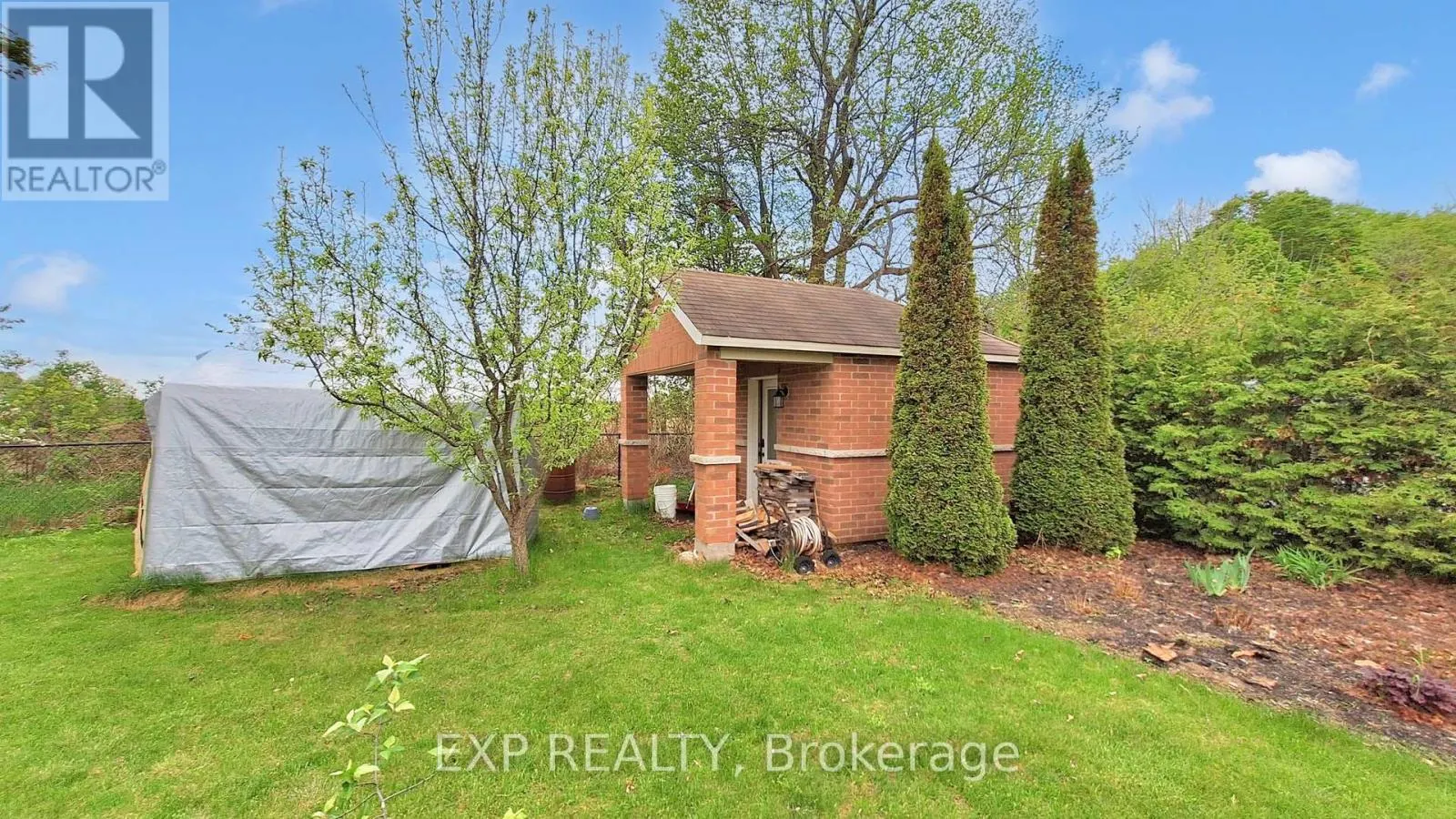 42 SOMERVILLE CRESCENT W
