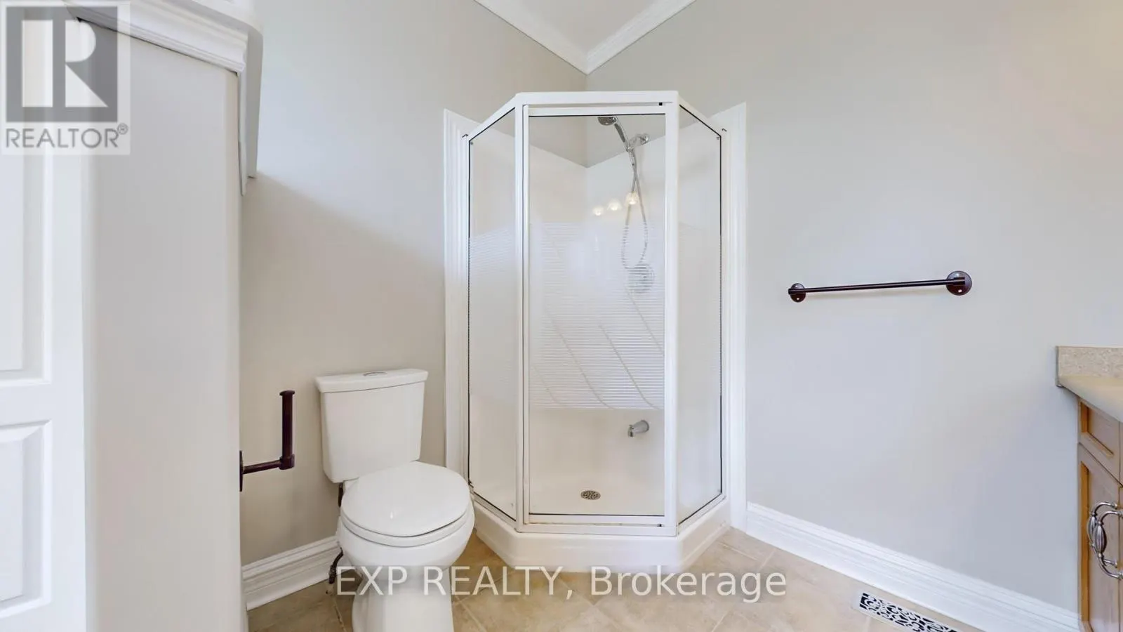 42 SOMERVILLE CRESCENT W