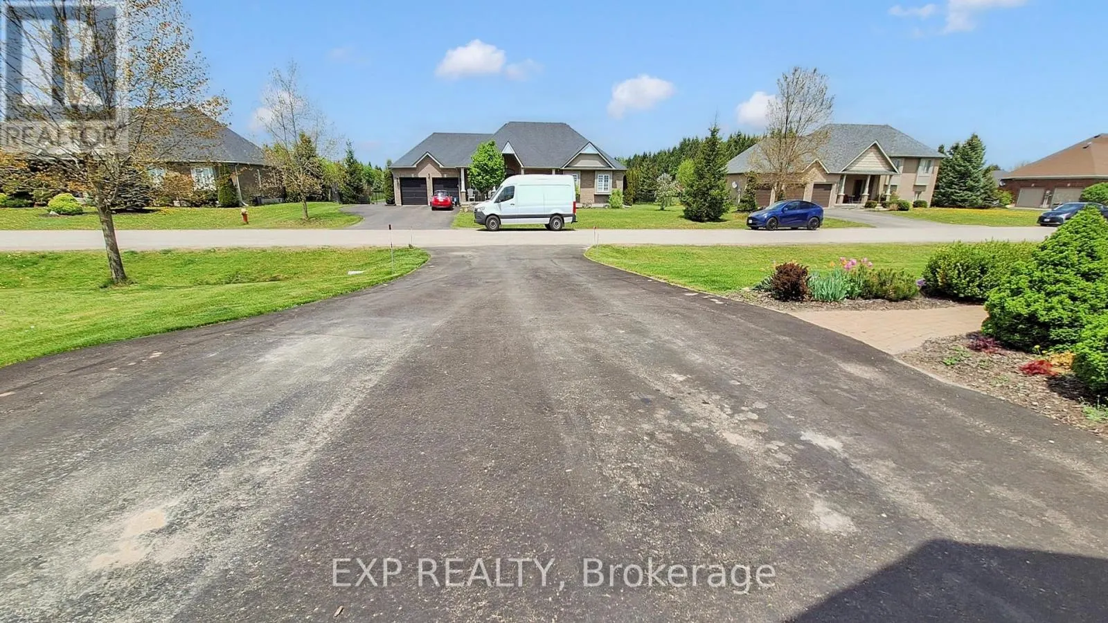 42 SOMERVILLE CRESCENT W