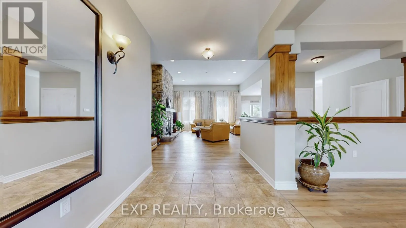42 SOMERVILLE CRESCENT W