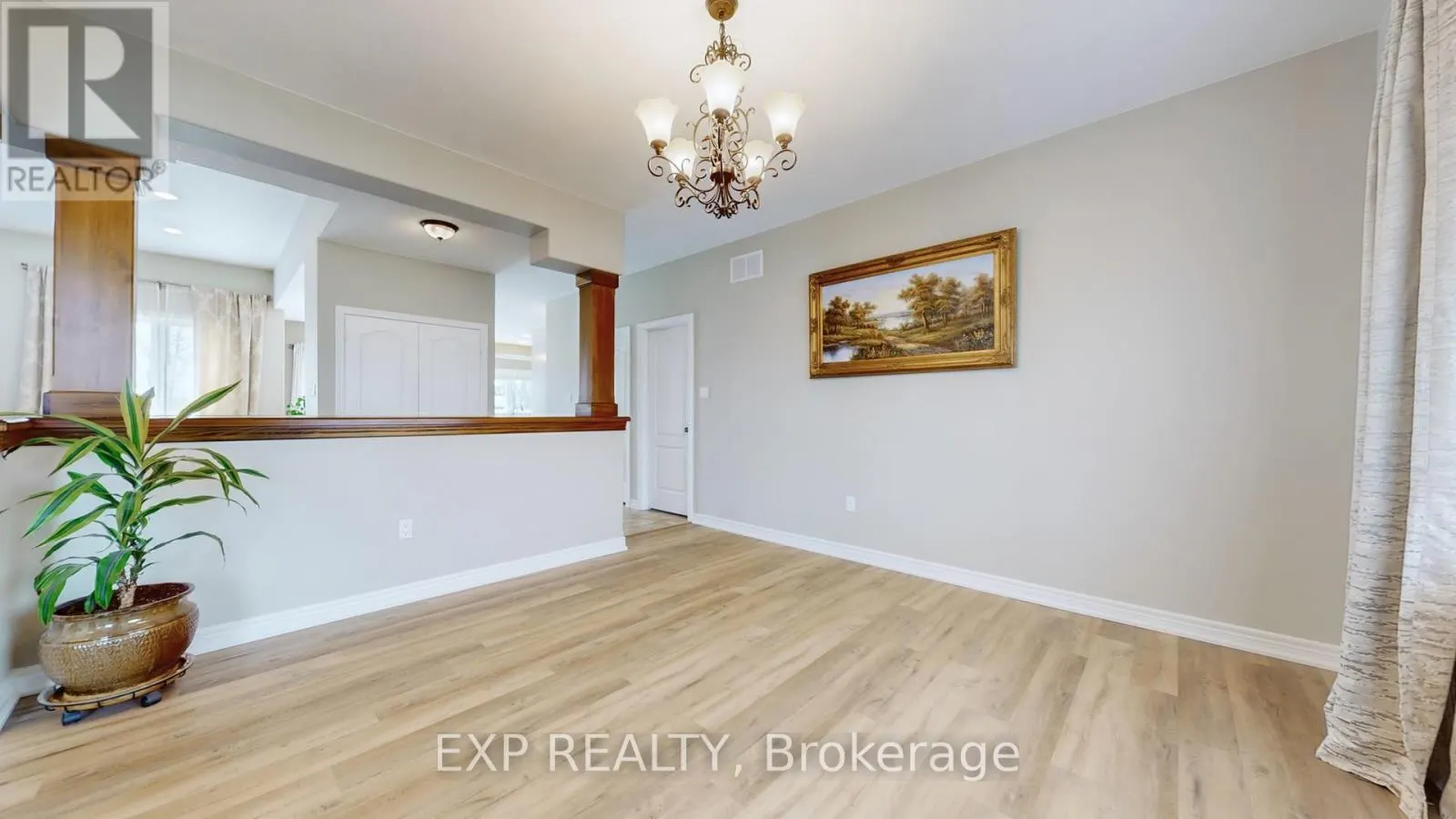 42 SOMERVILLE CRESCENT W