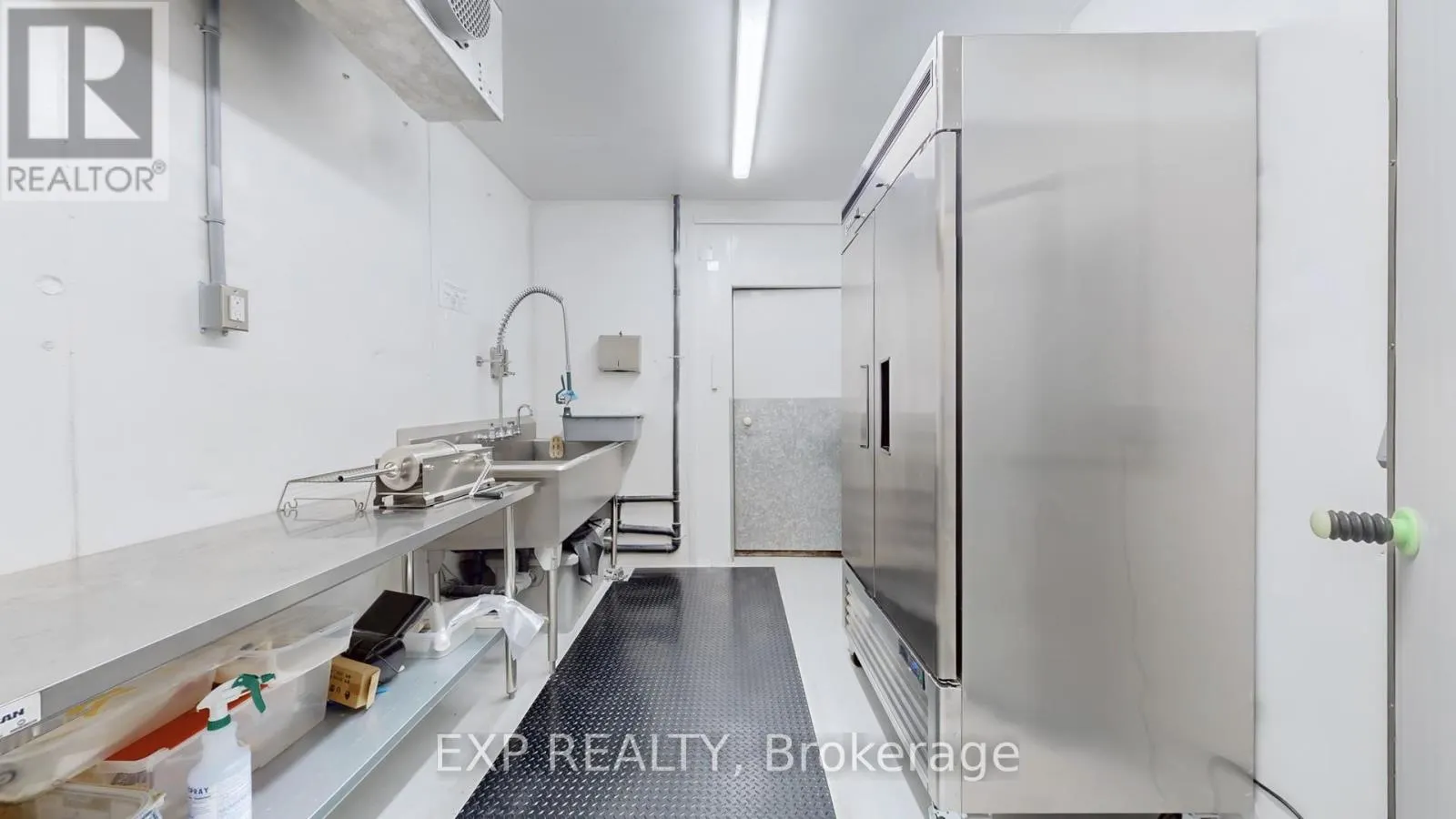 42 SOMERVILLE CRESCENT W