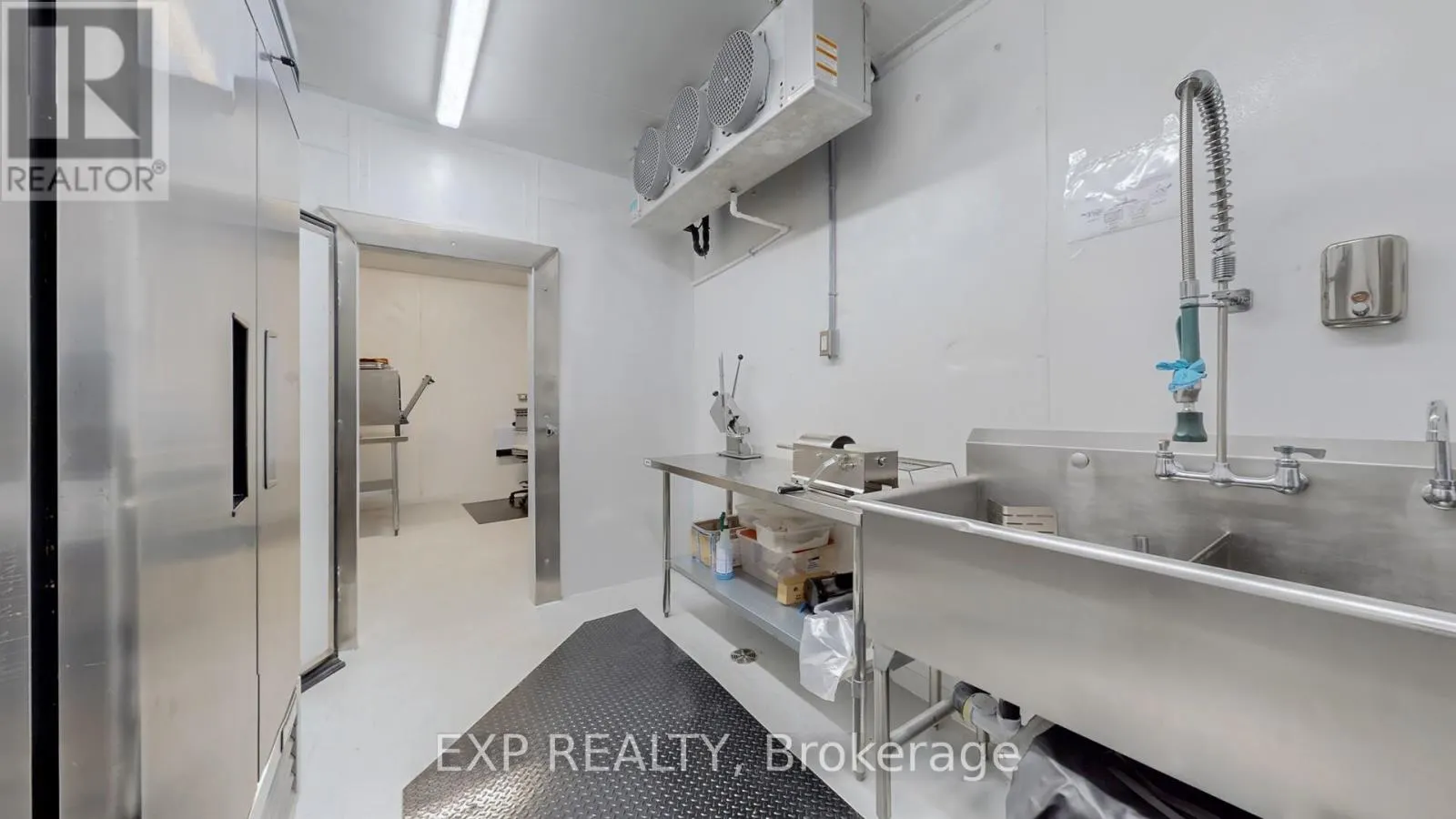 42 SOMERVILLE CRESCENT W