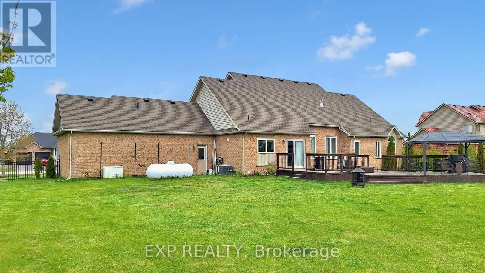 42 SOMERVILLE CRESCENT W