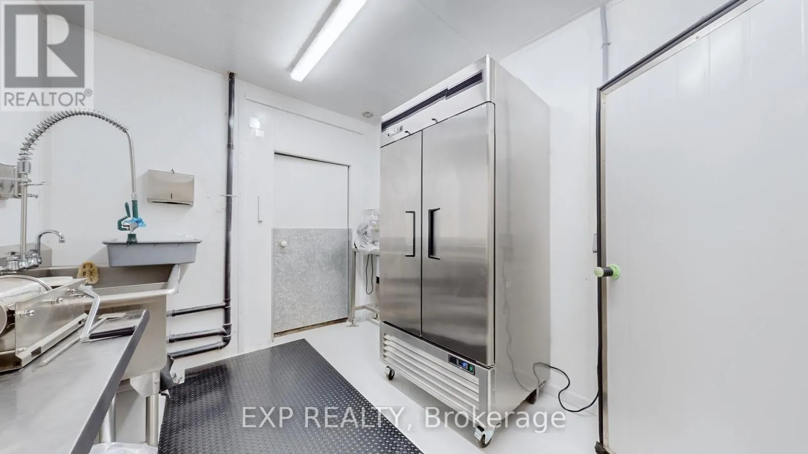 42 SOMERVILLE CRESCENT W