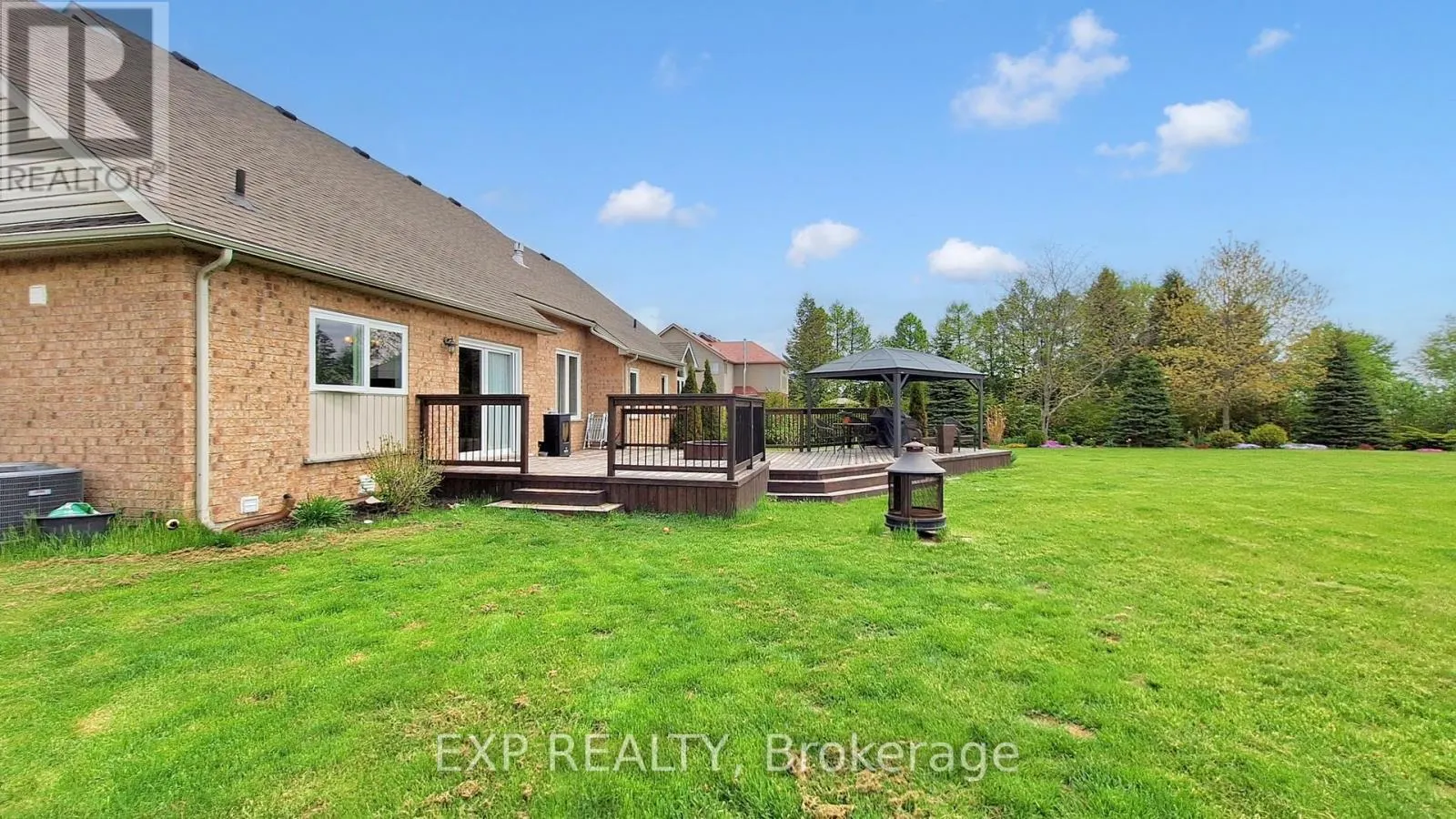 42 SOMERVILLE CRESCENT W