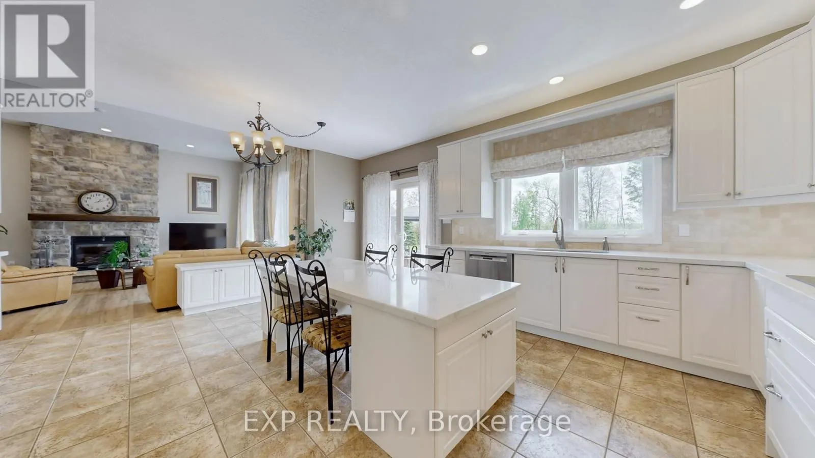 42 SOMERVILLE CRESCENT W