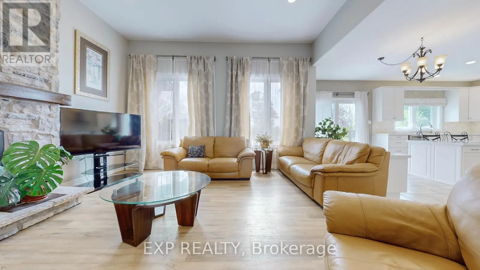 42 SOMERVILLE CRESCENT W