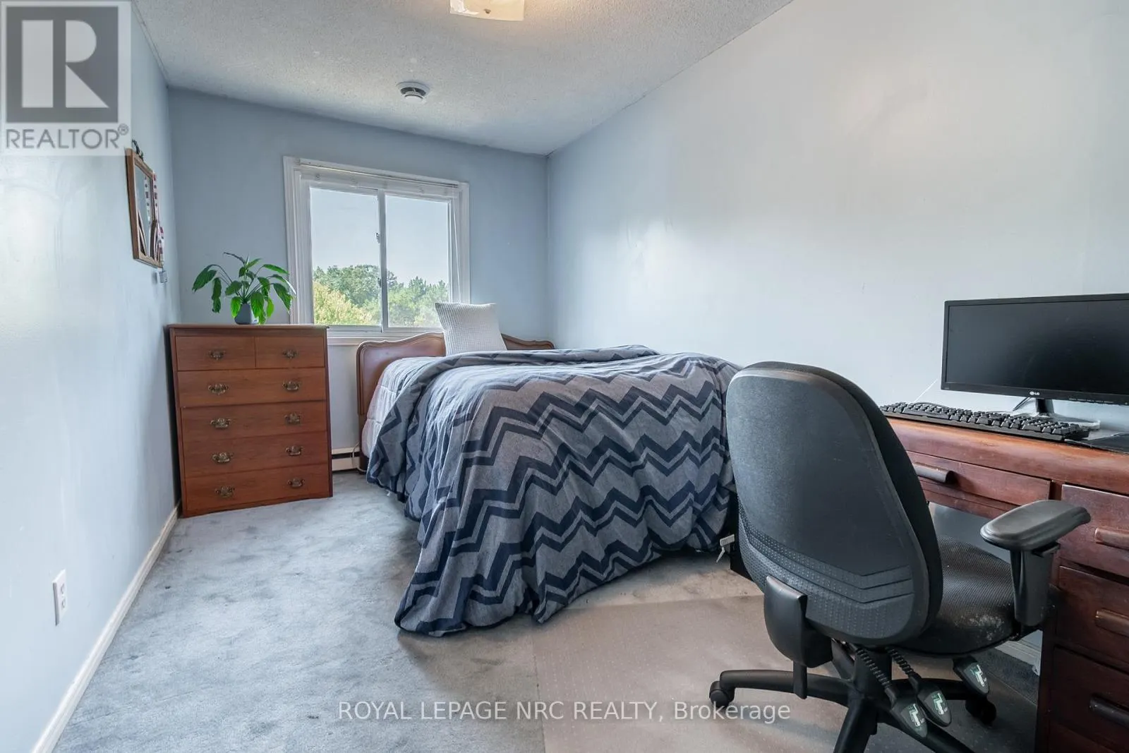 4 - 38 ELMA STREET, #4