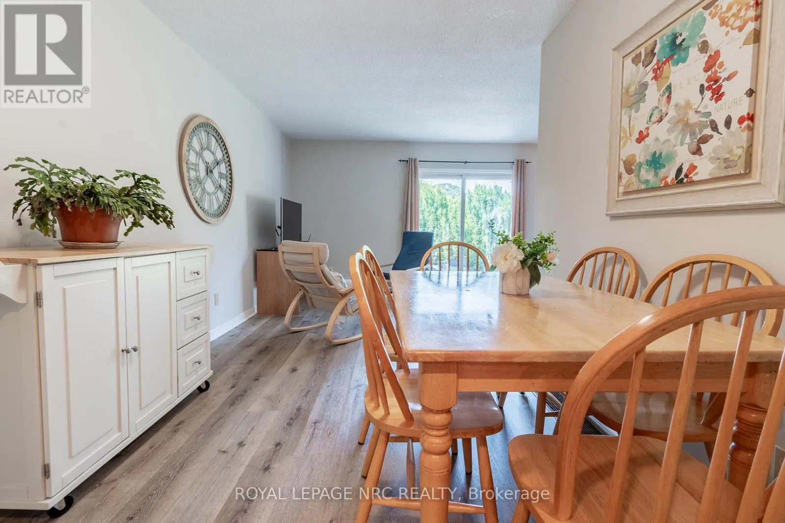 4 - 38 ELMA STREET, #4