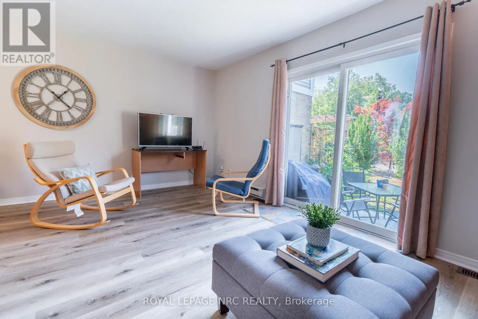 4 - 38 ELMA STREET, #4