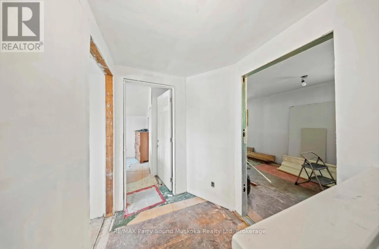 1027 RIVERSIDE DRIVE