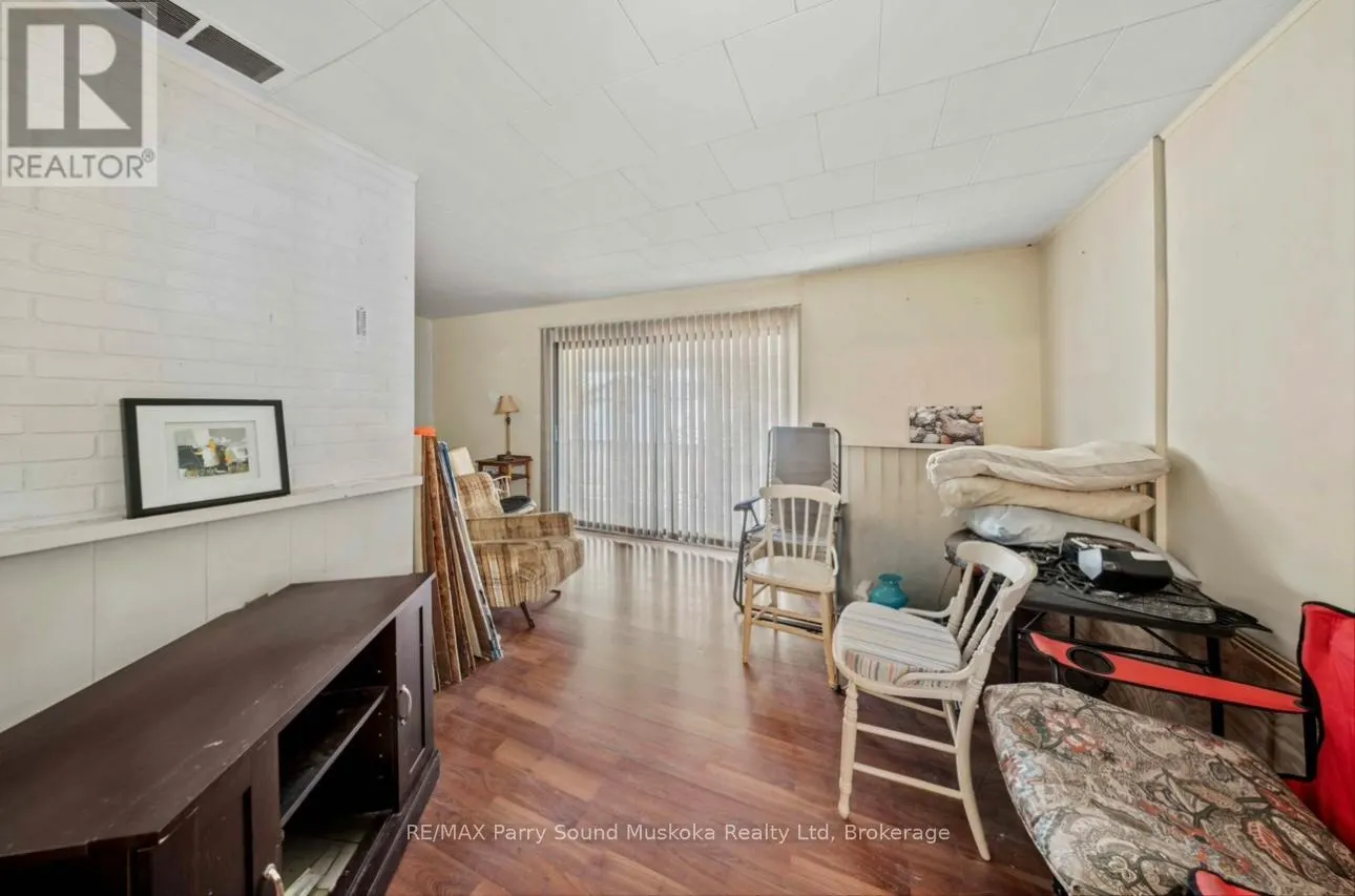 1027 RIVERSIDE DRIVE