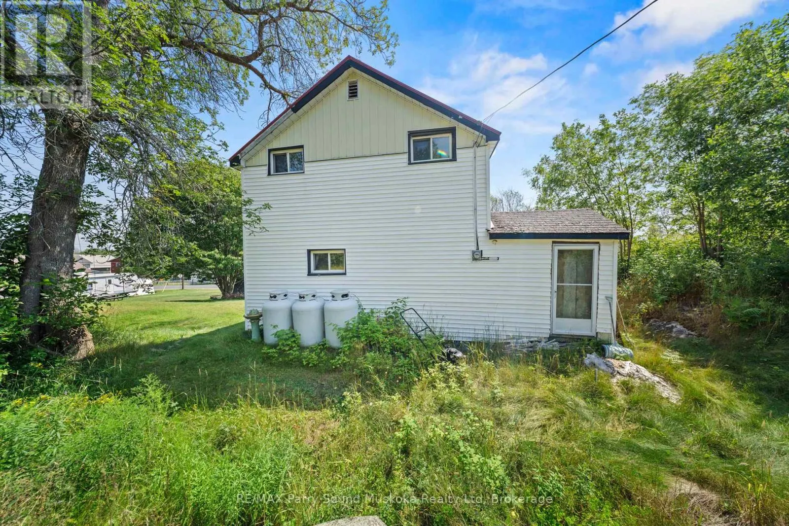 1027 RIVERSIDE DRIVE