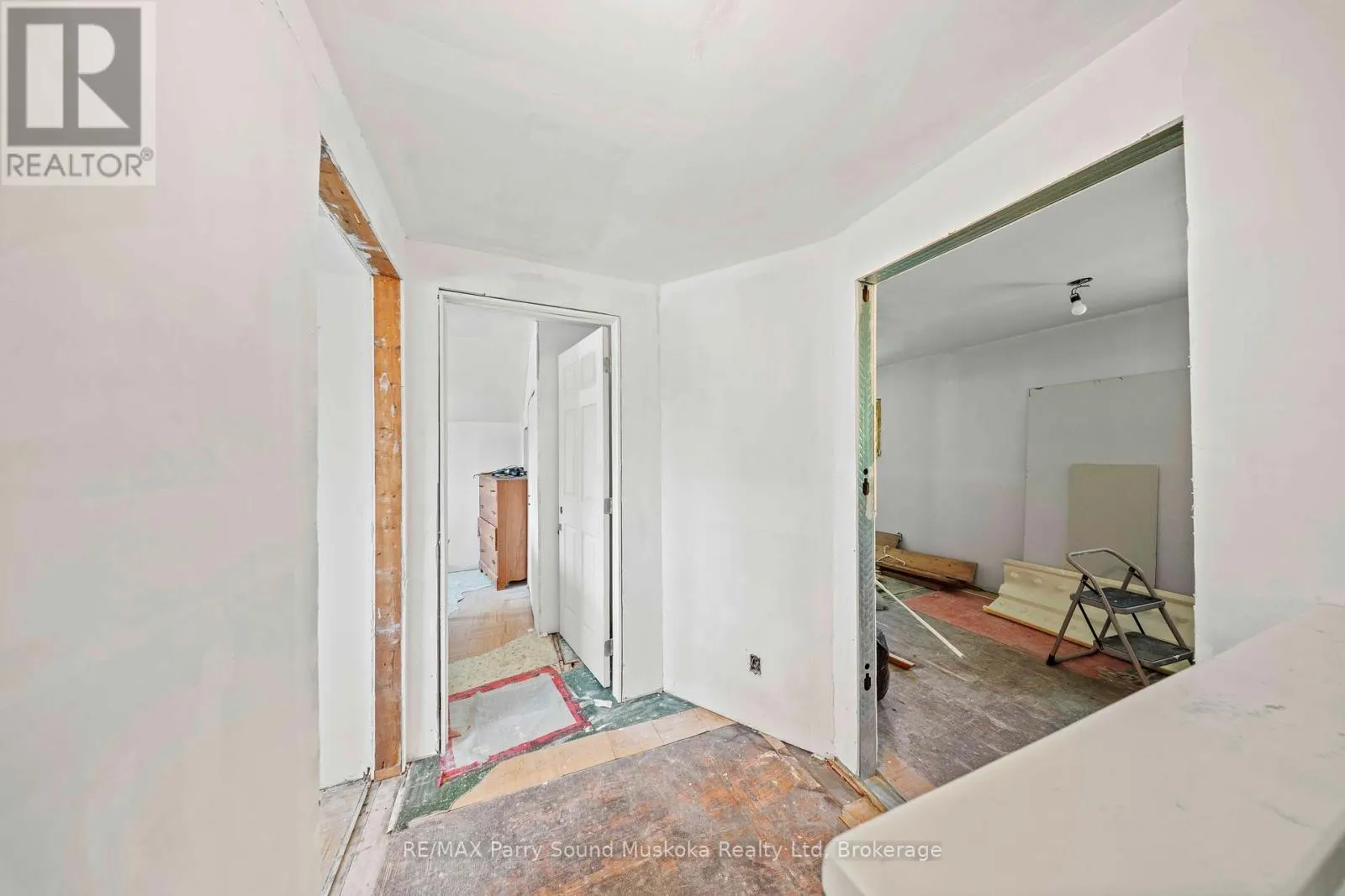 1027 RIVERSIDE DRIVE